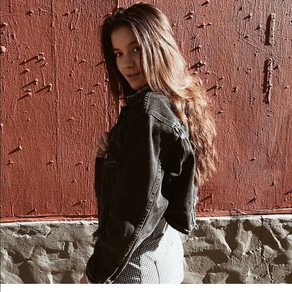 BRANDY MELVILLE JEANS JACKET - Picture 3 of 4